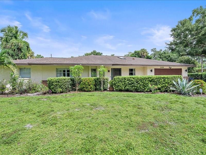 2499 Hillview St Property Photo 3