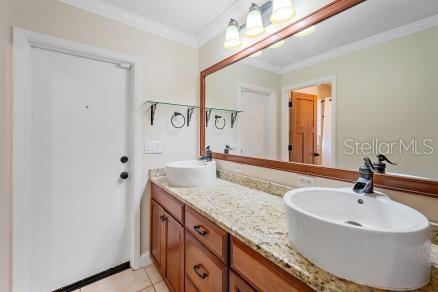 2499 Hillview St Property Photo 11