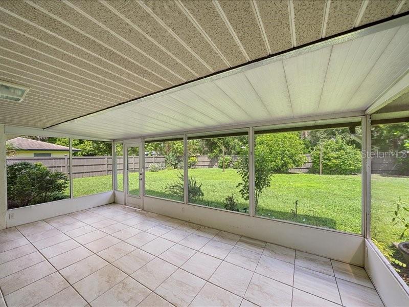 2499 Hillview St Property Photo 16