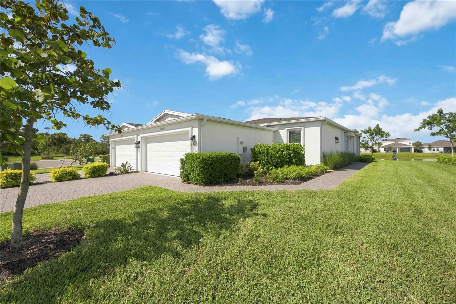 16075 Ivy Ridge Ct Property Photo 4