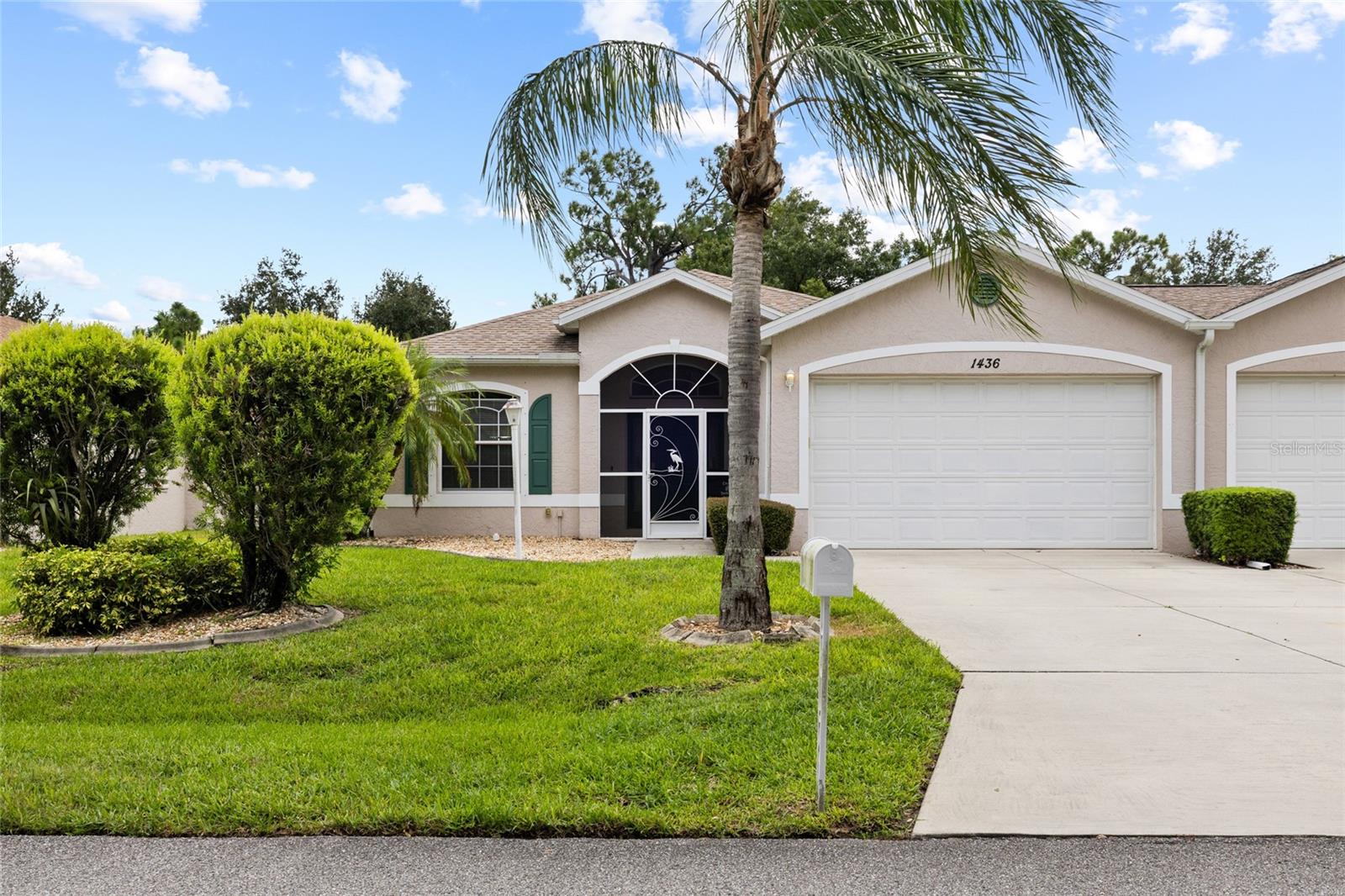 1436 Hedgewood Cir Property Photo 2
