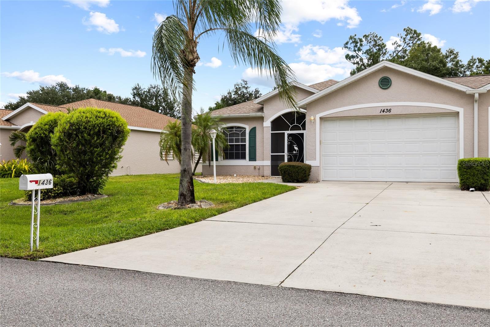 1436 Hedgewood Cir Property Photo 3