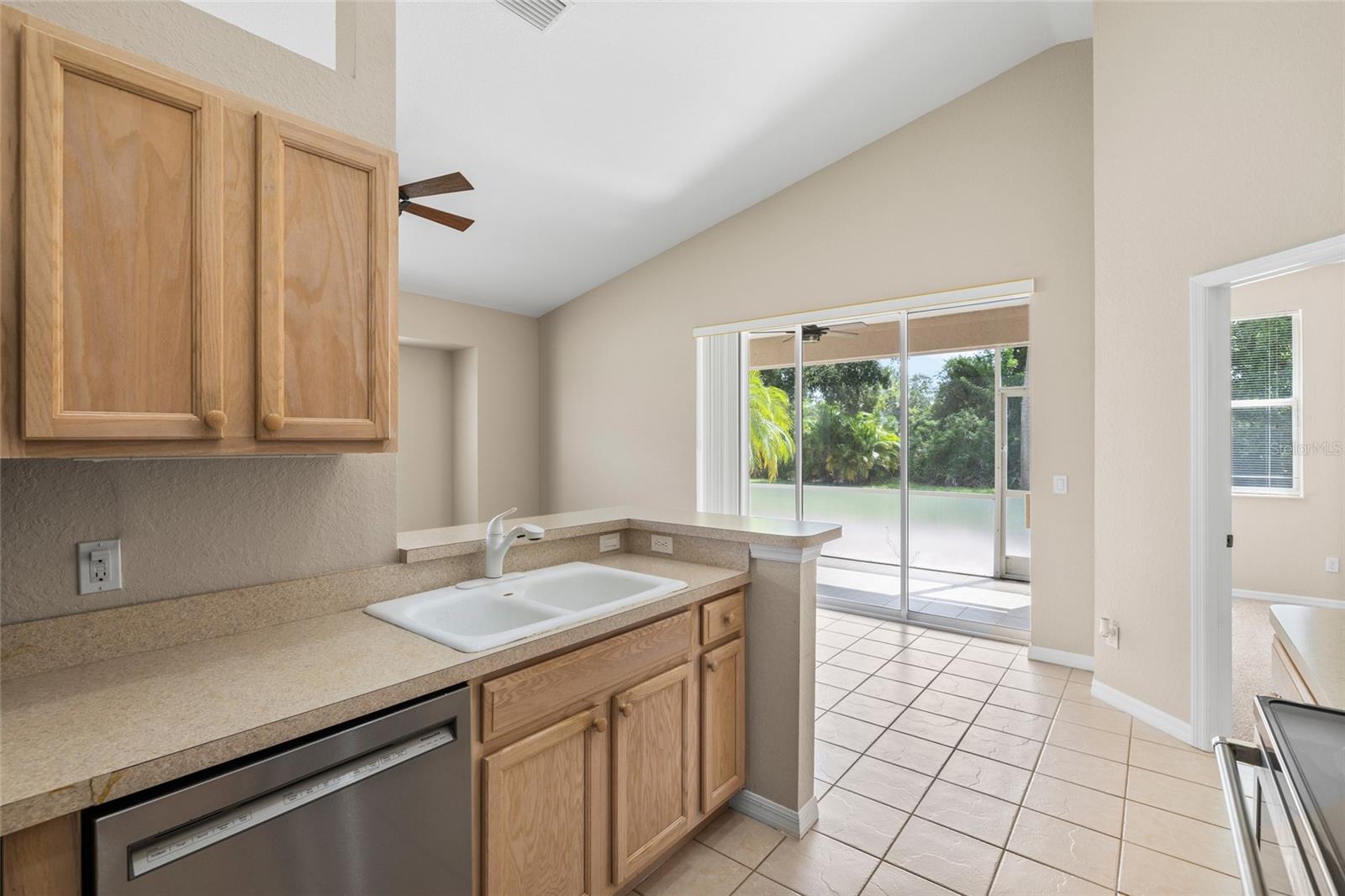 1436 Hedgewood Cir Property Photo 7