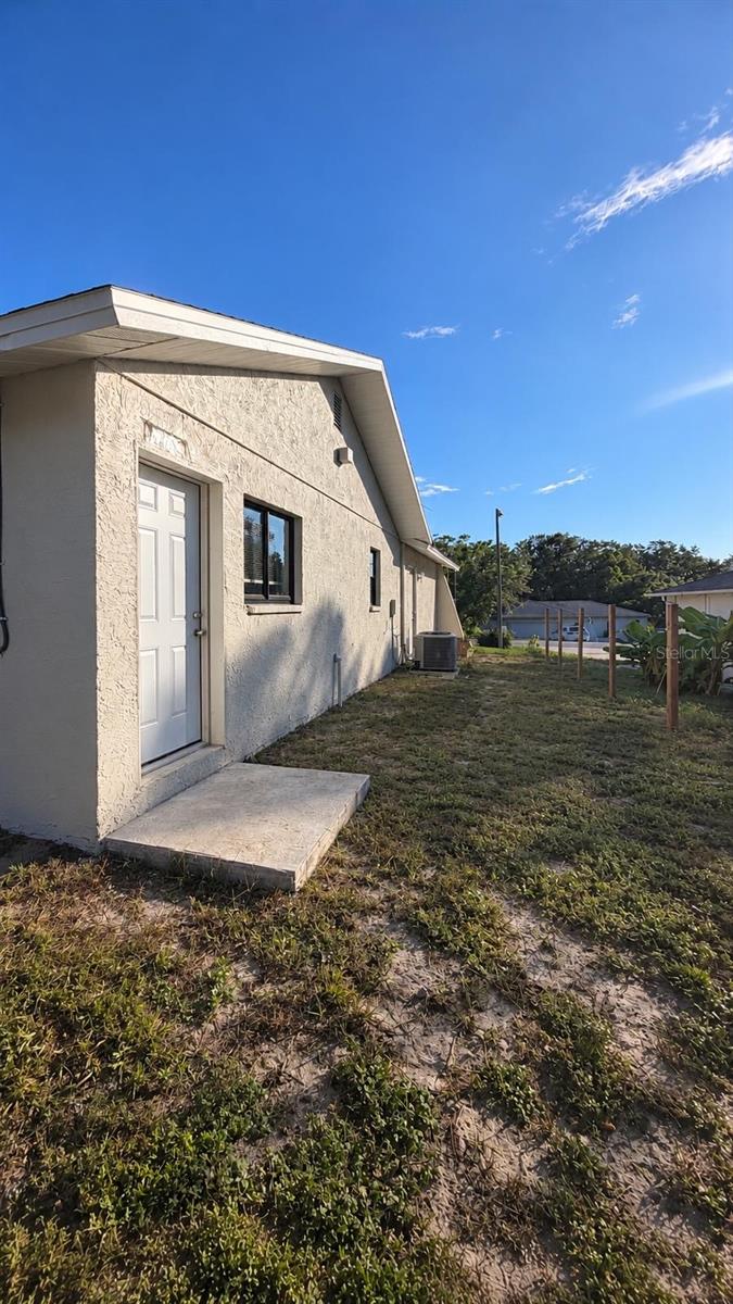 8089 Wooden Dr Property Photo 21