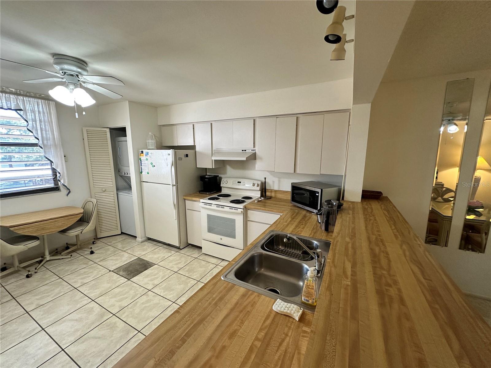 346 Springdale Dr W #346 Property Photo 5