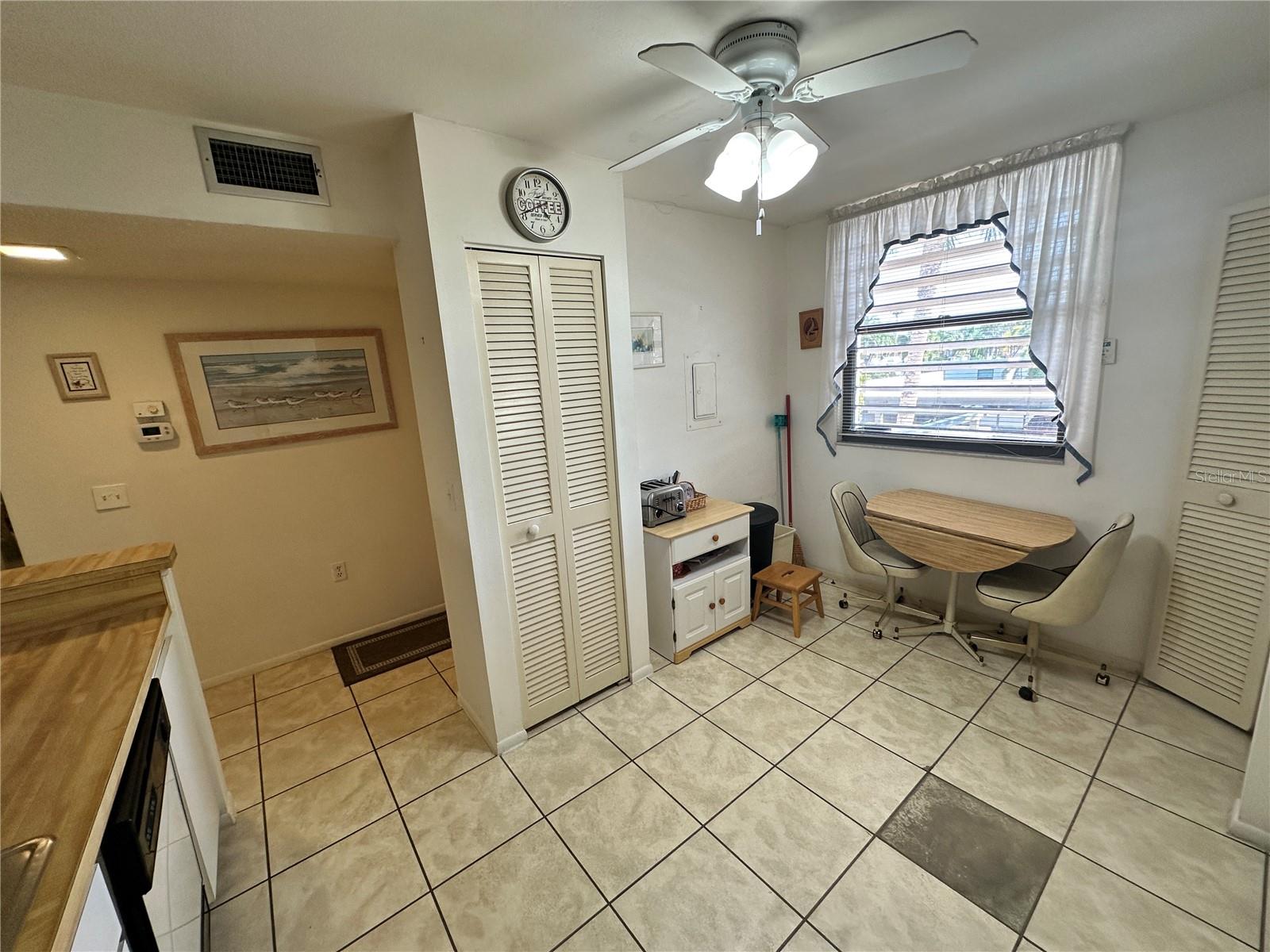 346 Springdale Dr W #346 Property Photo 6