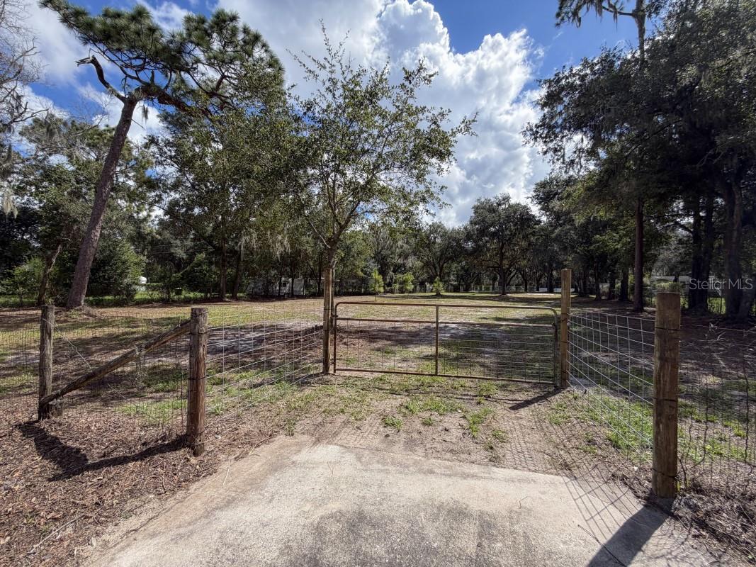 6916 Coronet Rd Property Photo 1