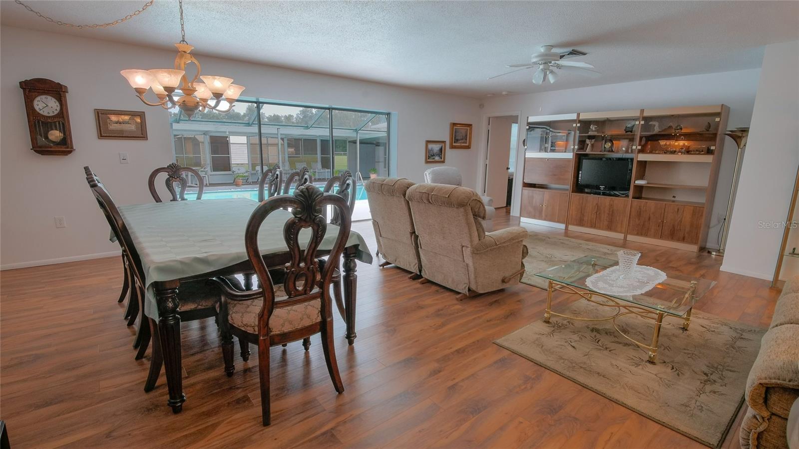 2421 47th St Property Photo 53