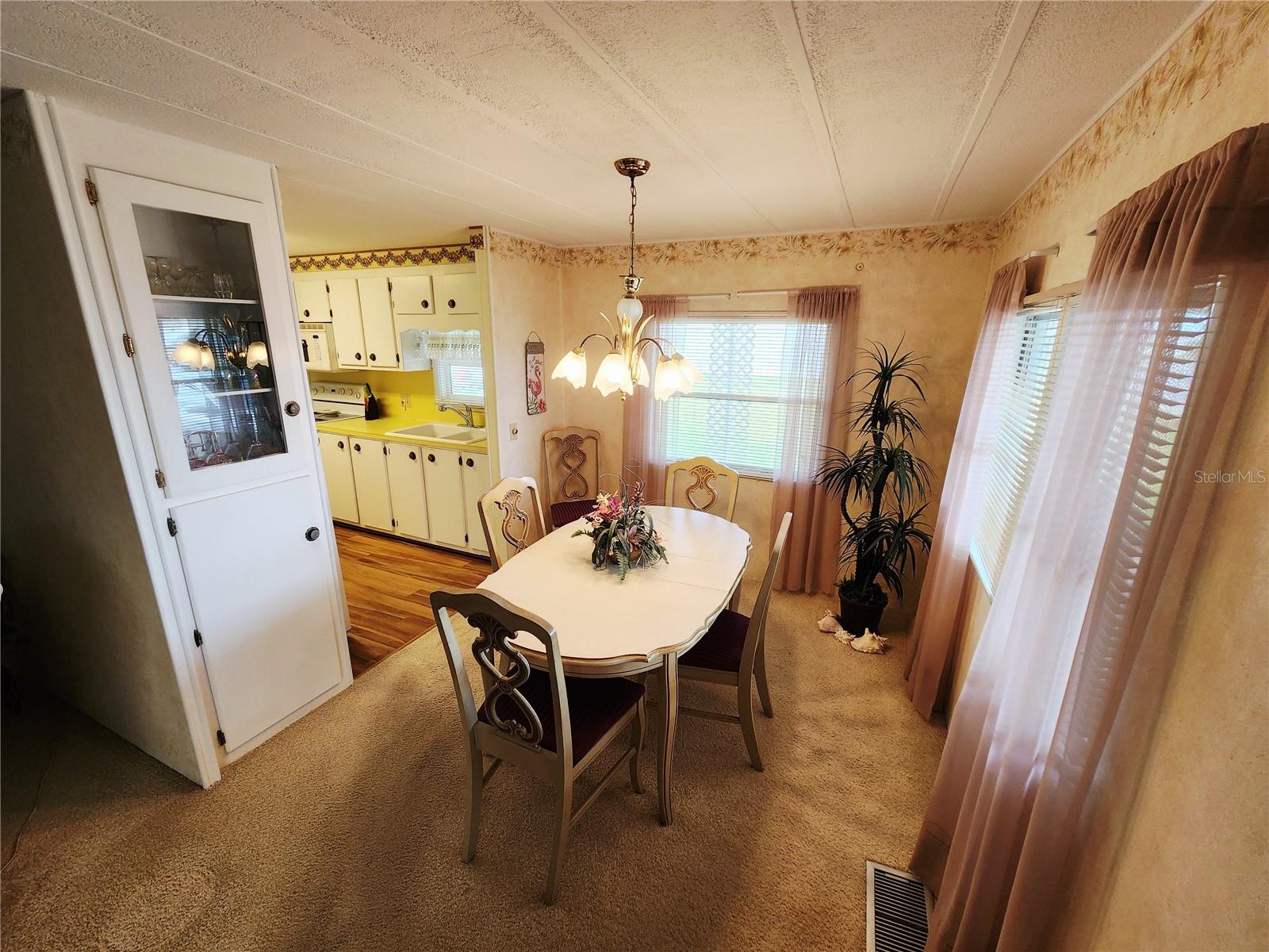 5408 Chateau Ln Property Photo 9