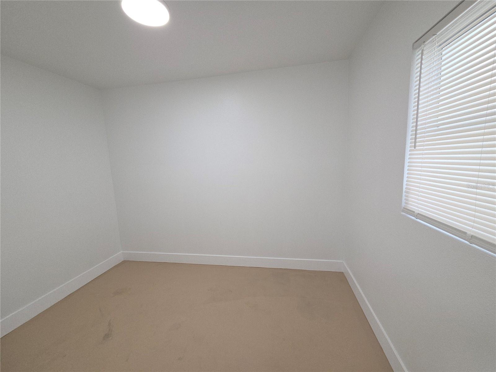 2327 Everett St Property Photo 22
