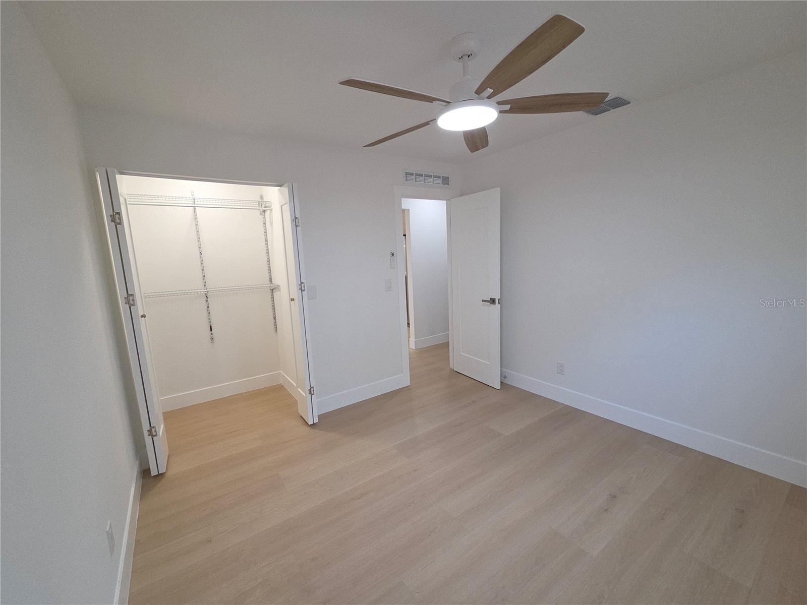 2327 Everett St Property Photo 25