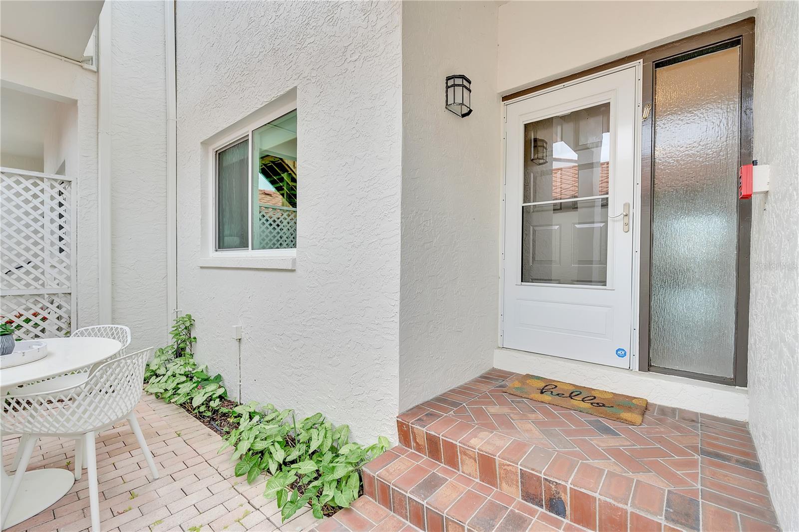 862 Hudson Ave #862 Property Photo 5