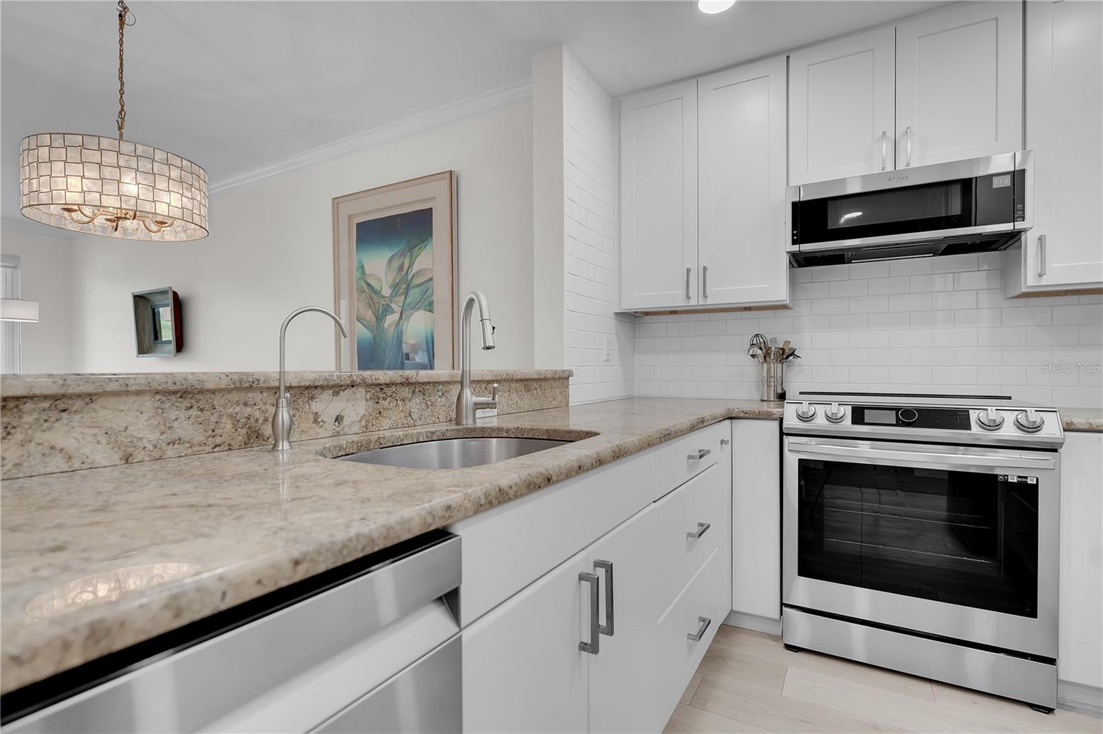 862 Hudson Ave #862 Property Photo 16