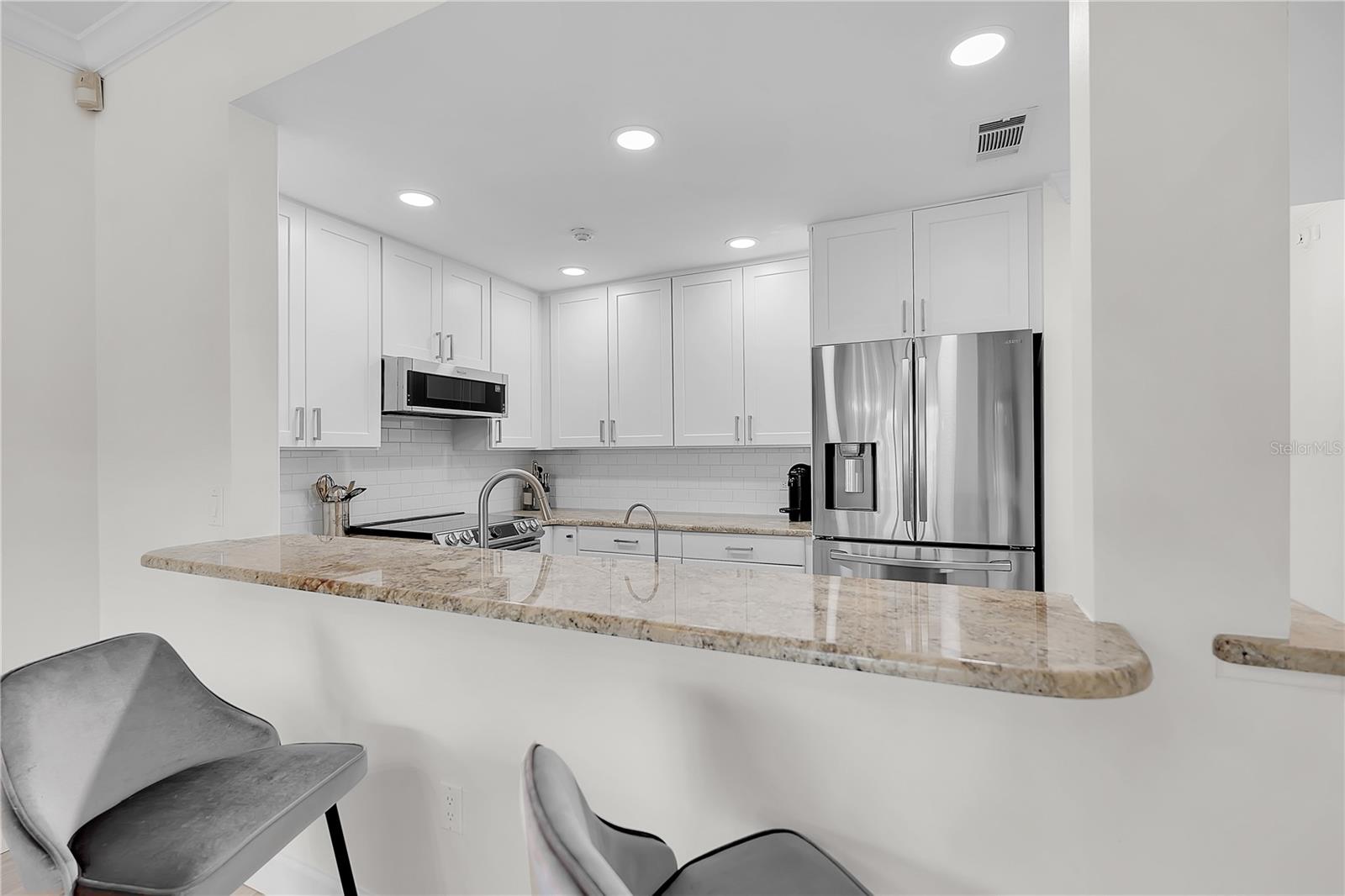 862 Hudson Ave #862 Property Photo 21