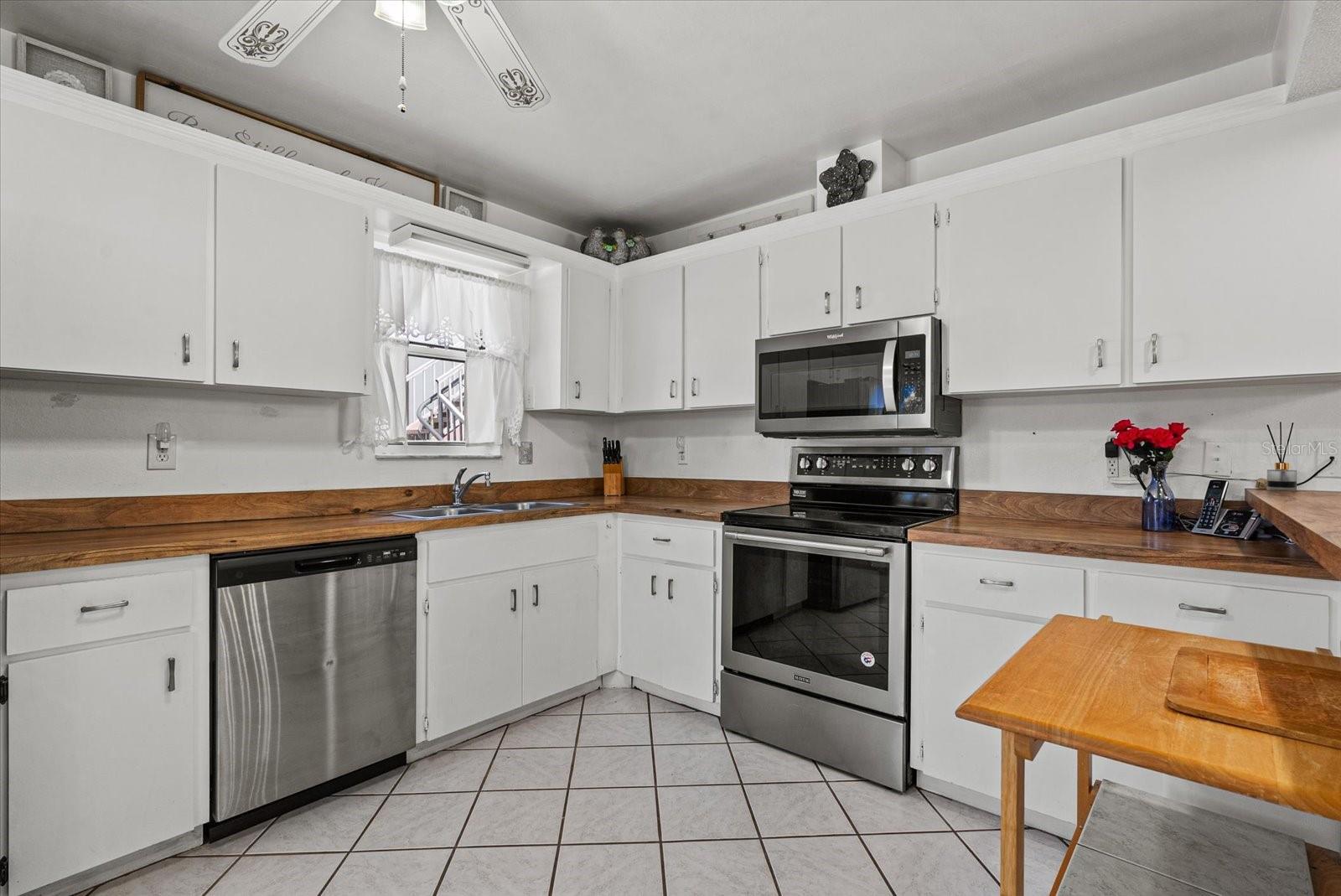 5400 34th St W #a12 Property Photo 10