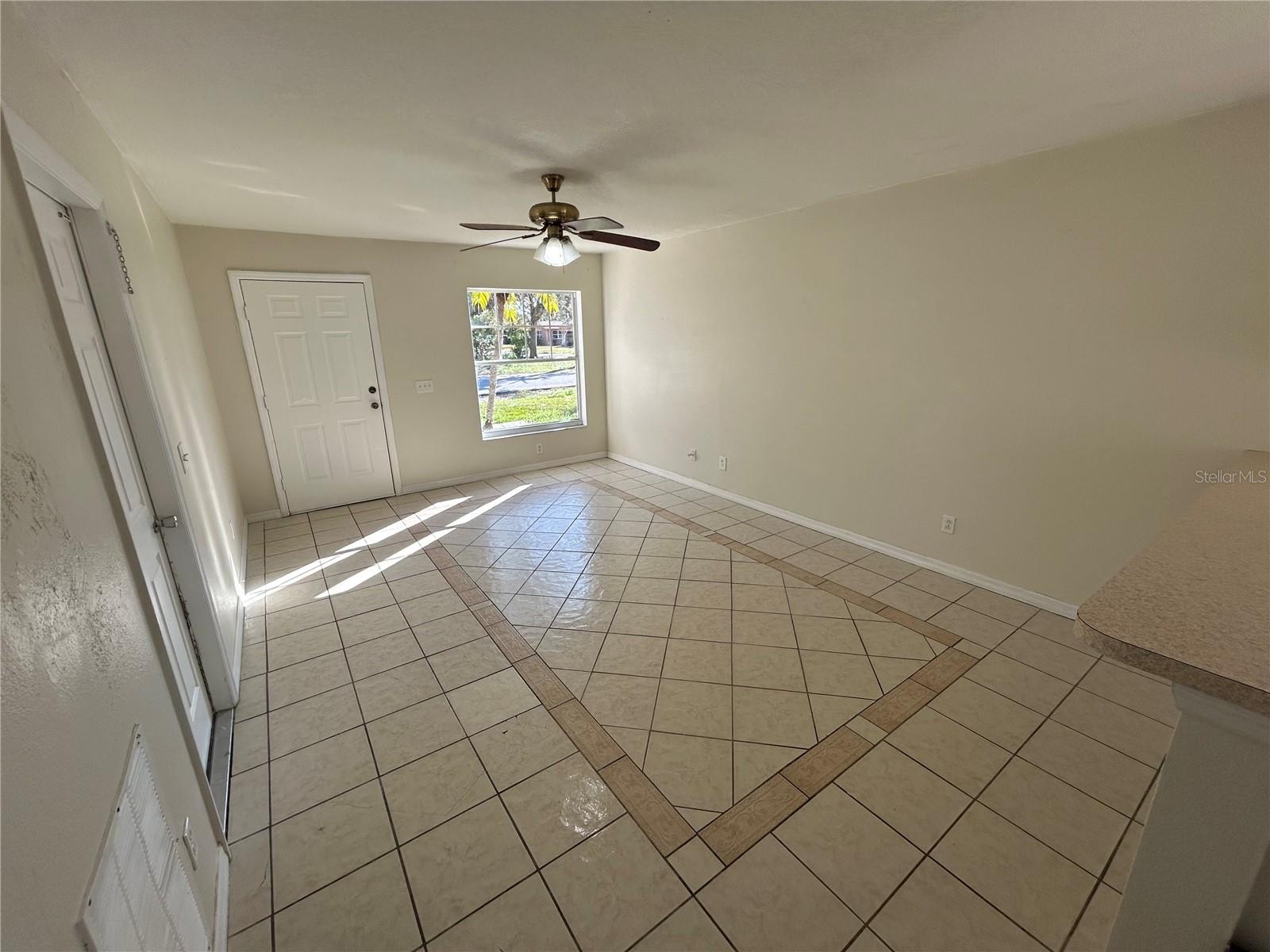 3005 Hillview St Property Photo 2