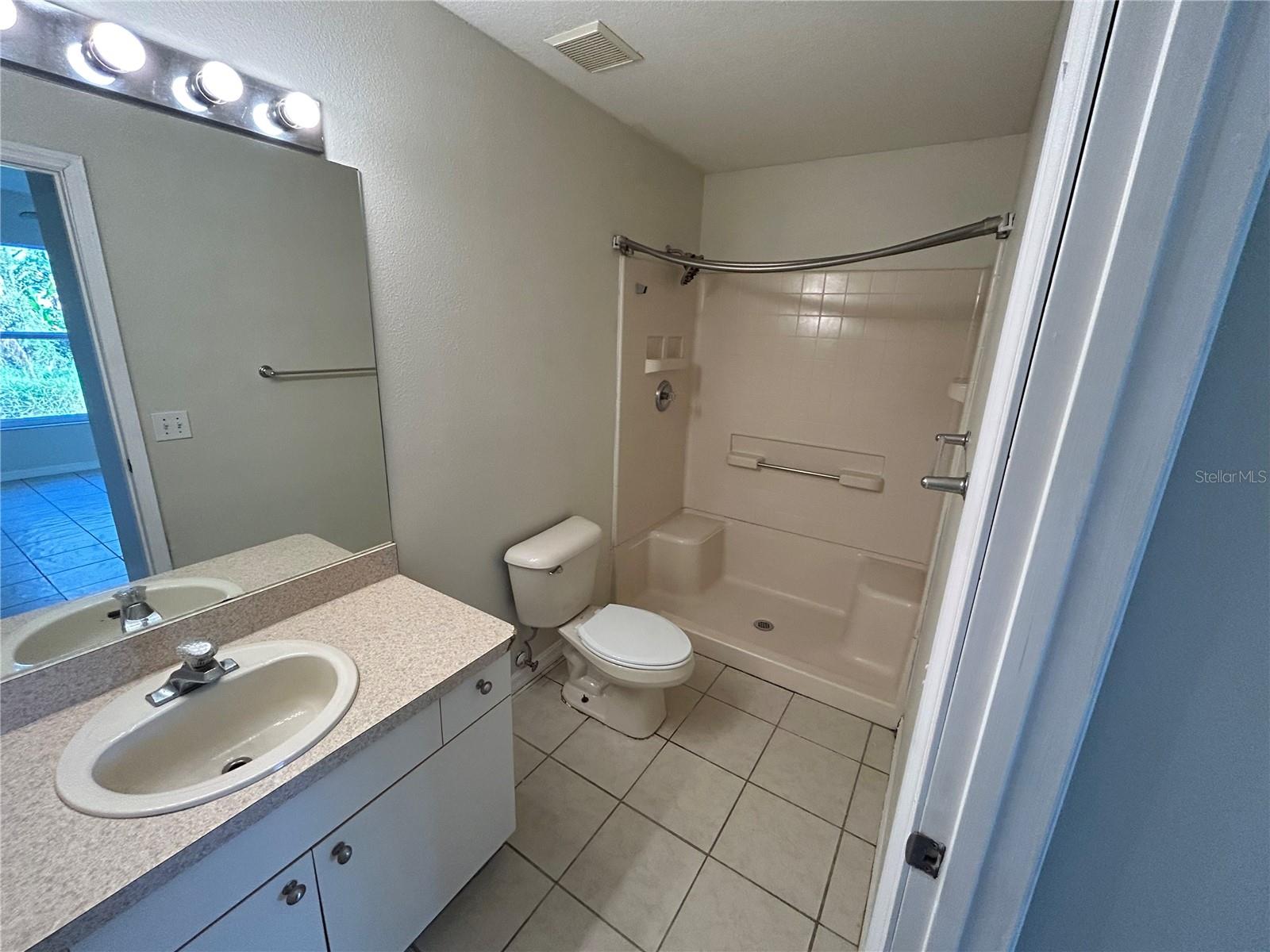 3005 Hillview St Property Photo 5