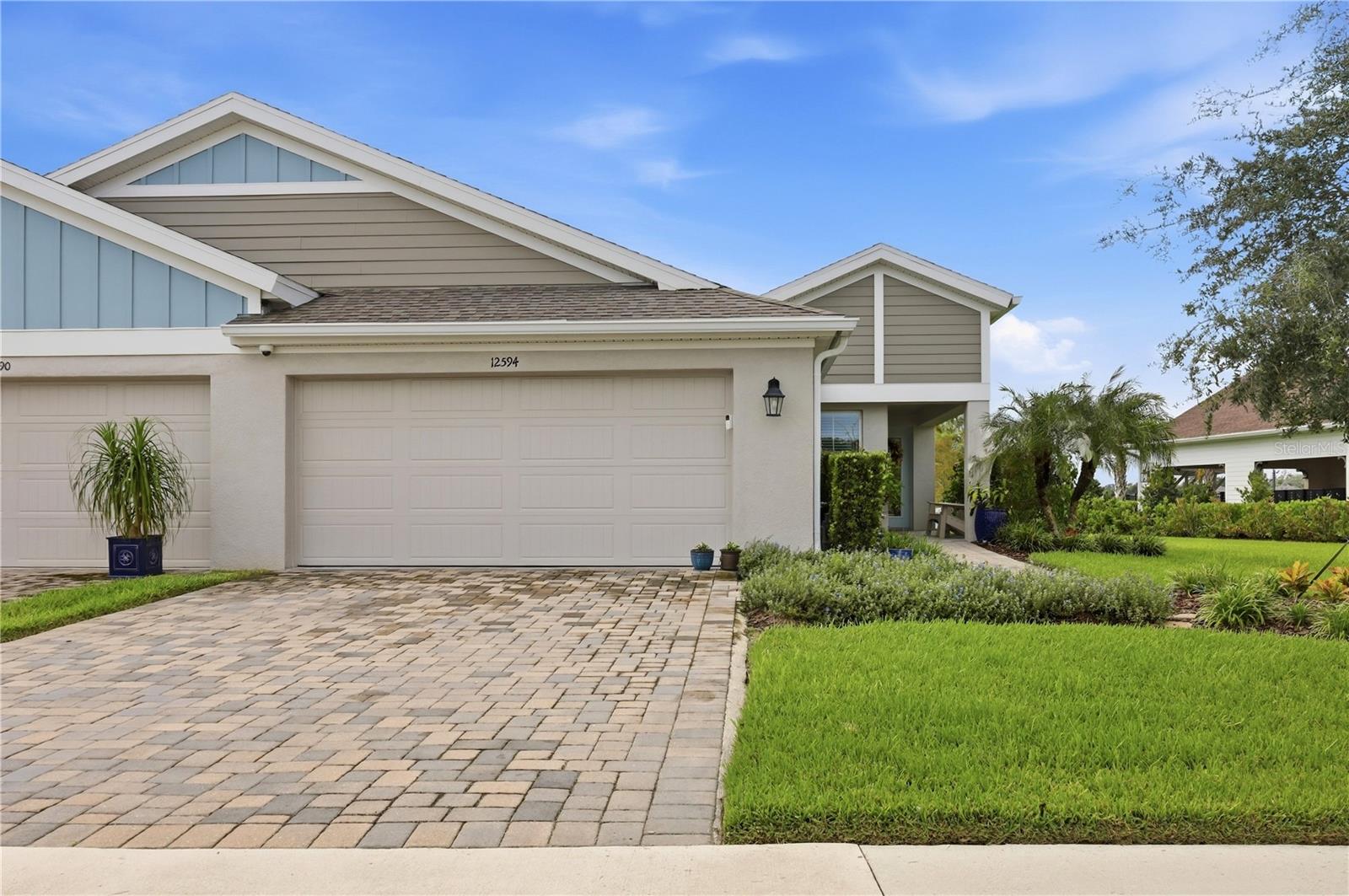 12594 Oak Hill Way Property Photo 1