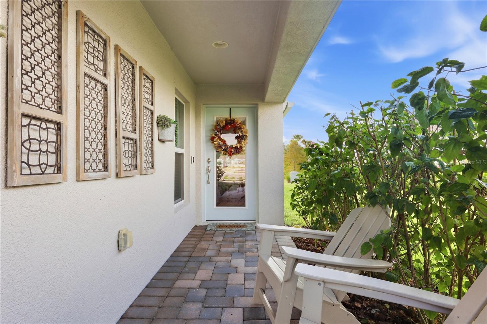 12594 Oak Hill Way Property Photo 2