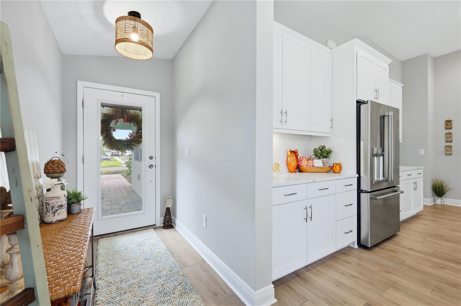 12594 Oak Hill Way Property Photo 3