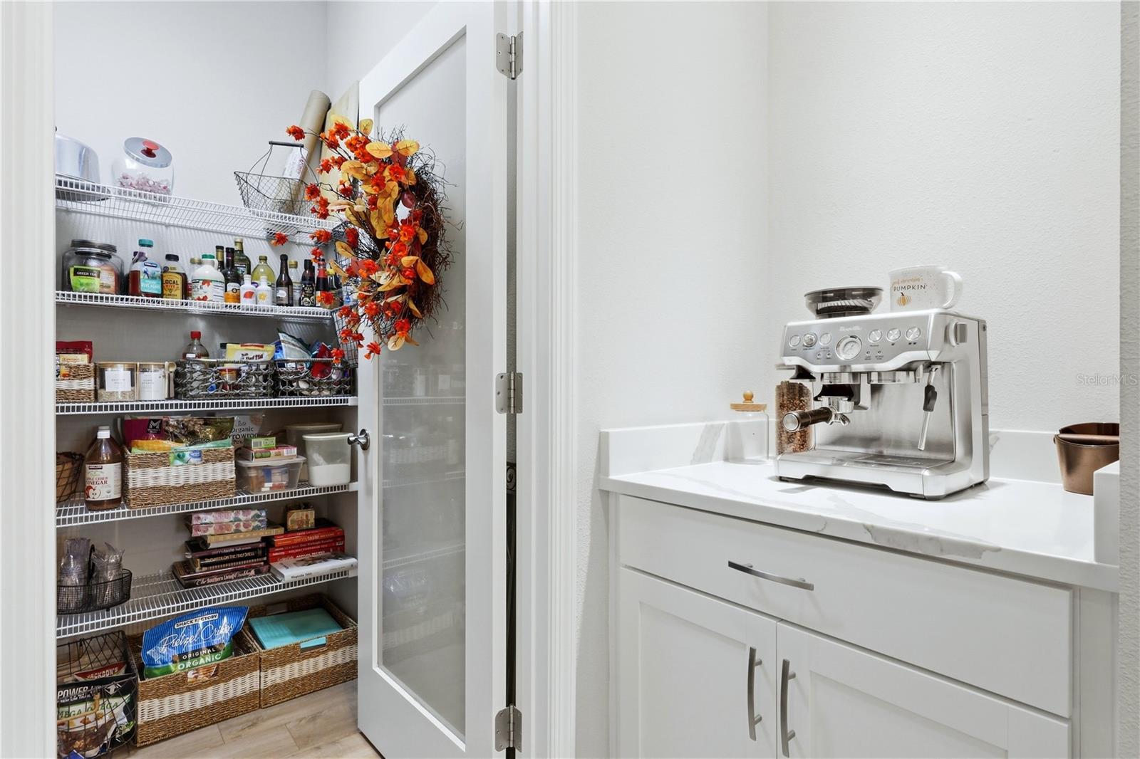 12594 Oak Hill Way Property Photo 16