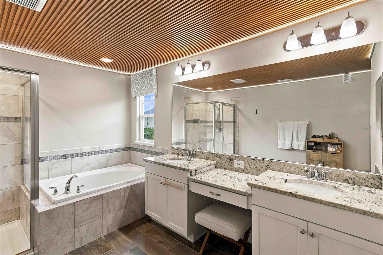 2117 Lake Waters Pl Property Photo 17