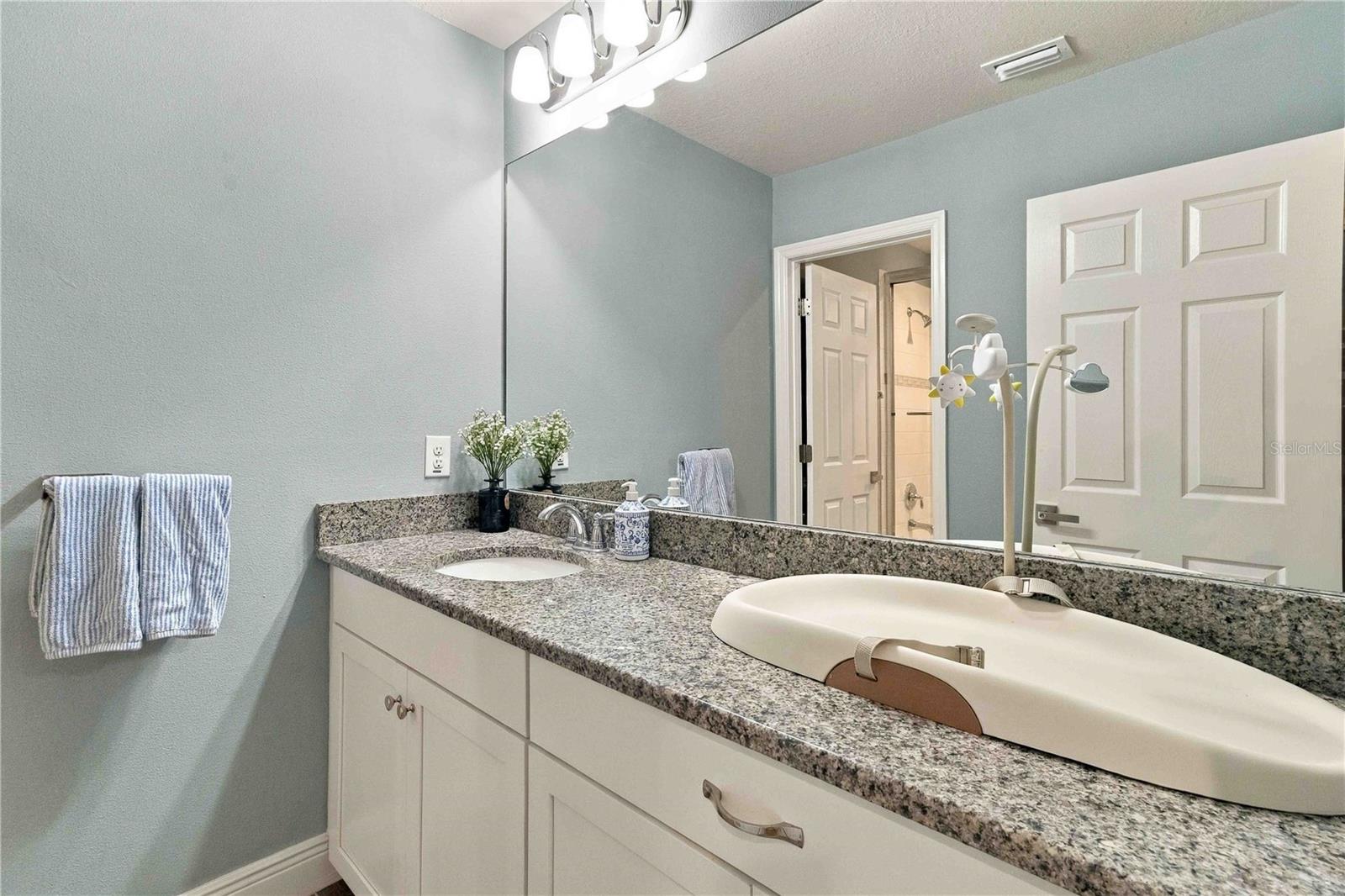 2117 Lake Waters Pl Property Photo 25