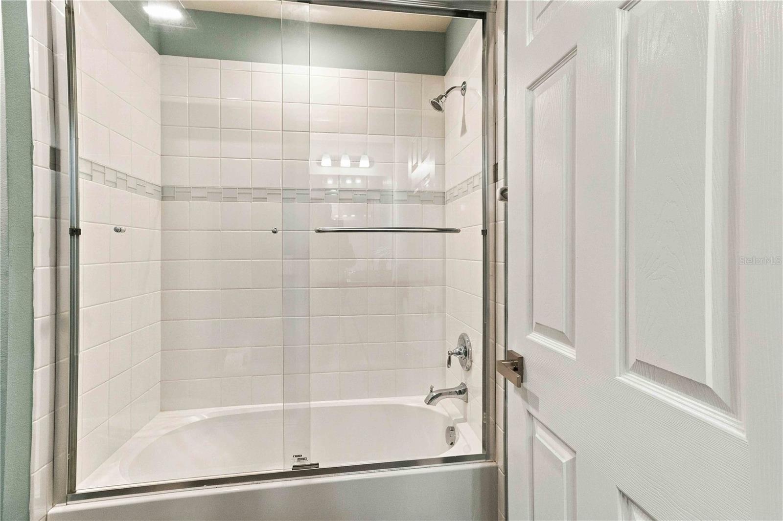2117 Lake Waters Pl Property Photo 26