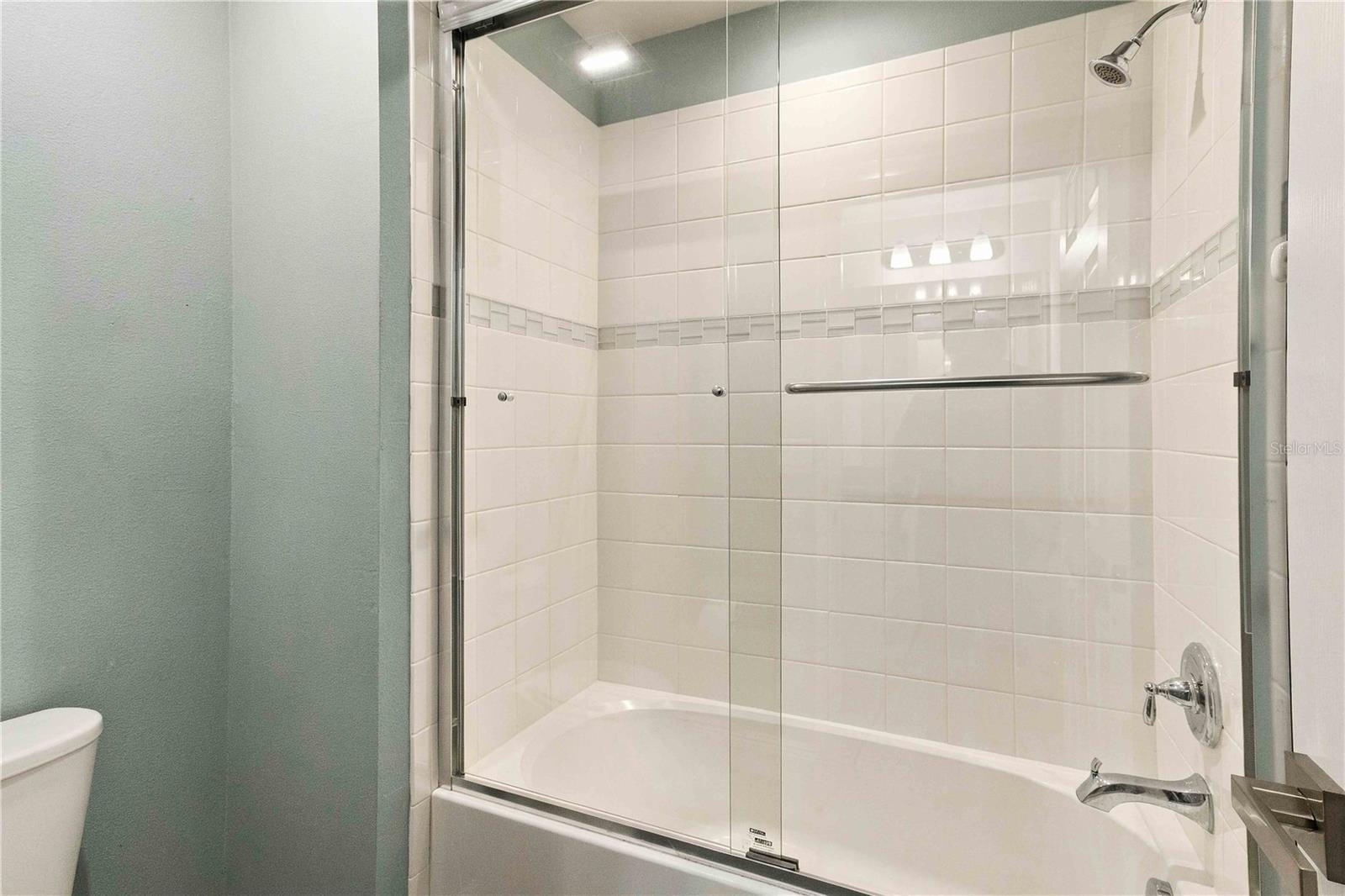 2117 Lake Waters Pl Property Photo 27