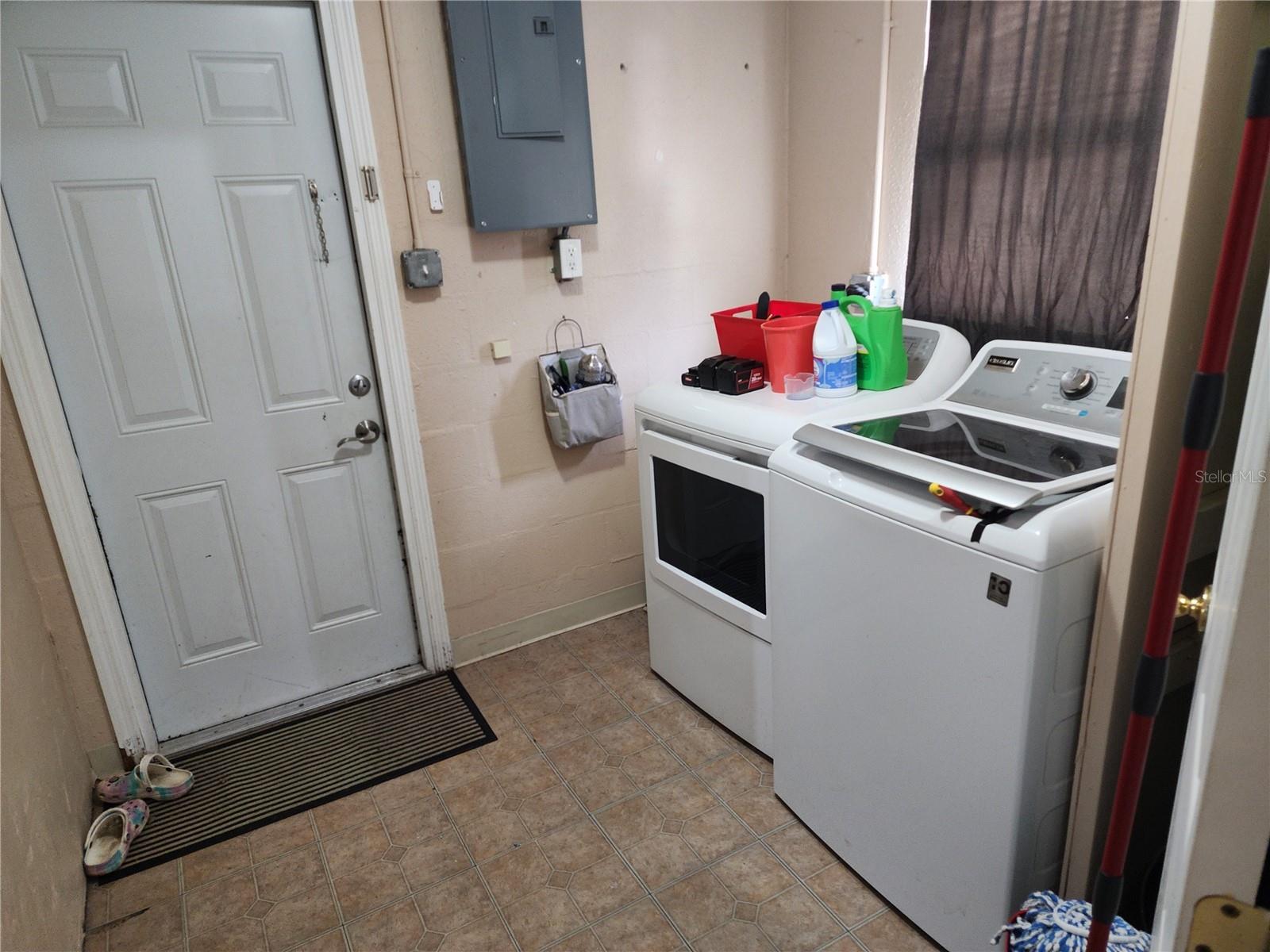 22094 Kimble Ave Property Photo 30
