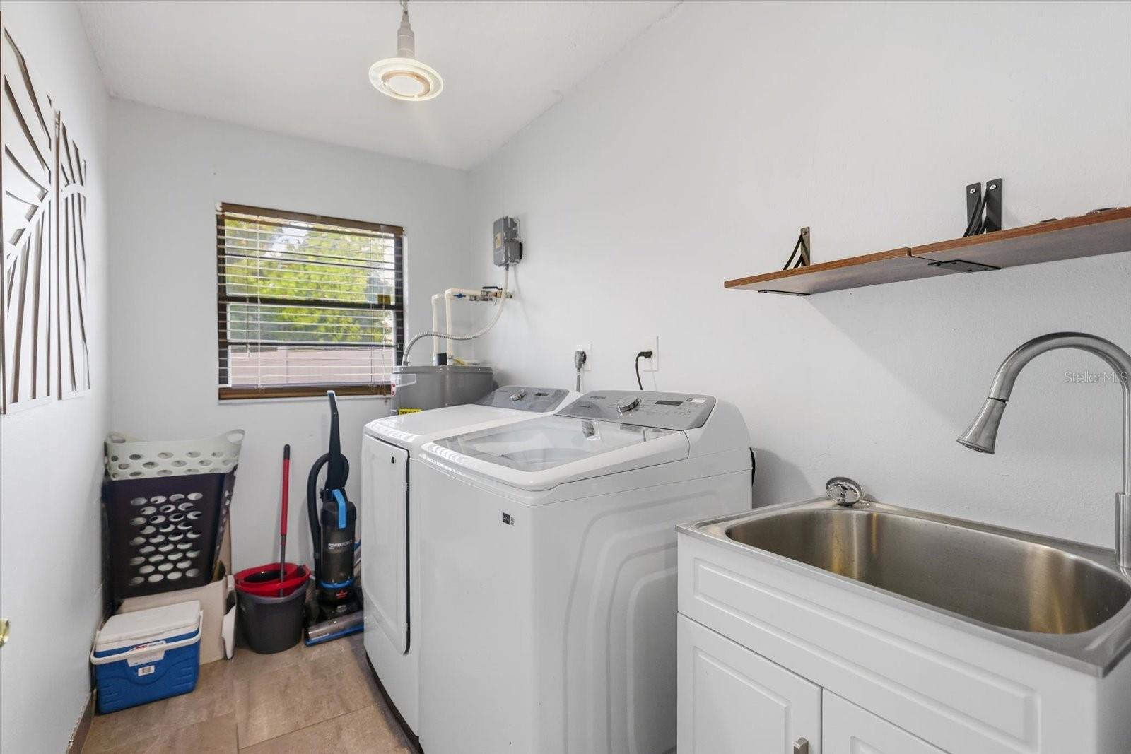 926 Plum Tree Ln Property Photo 28