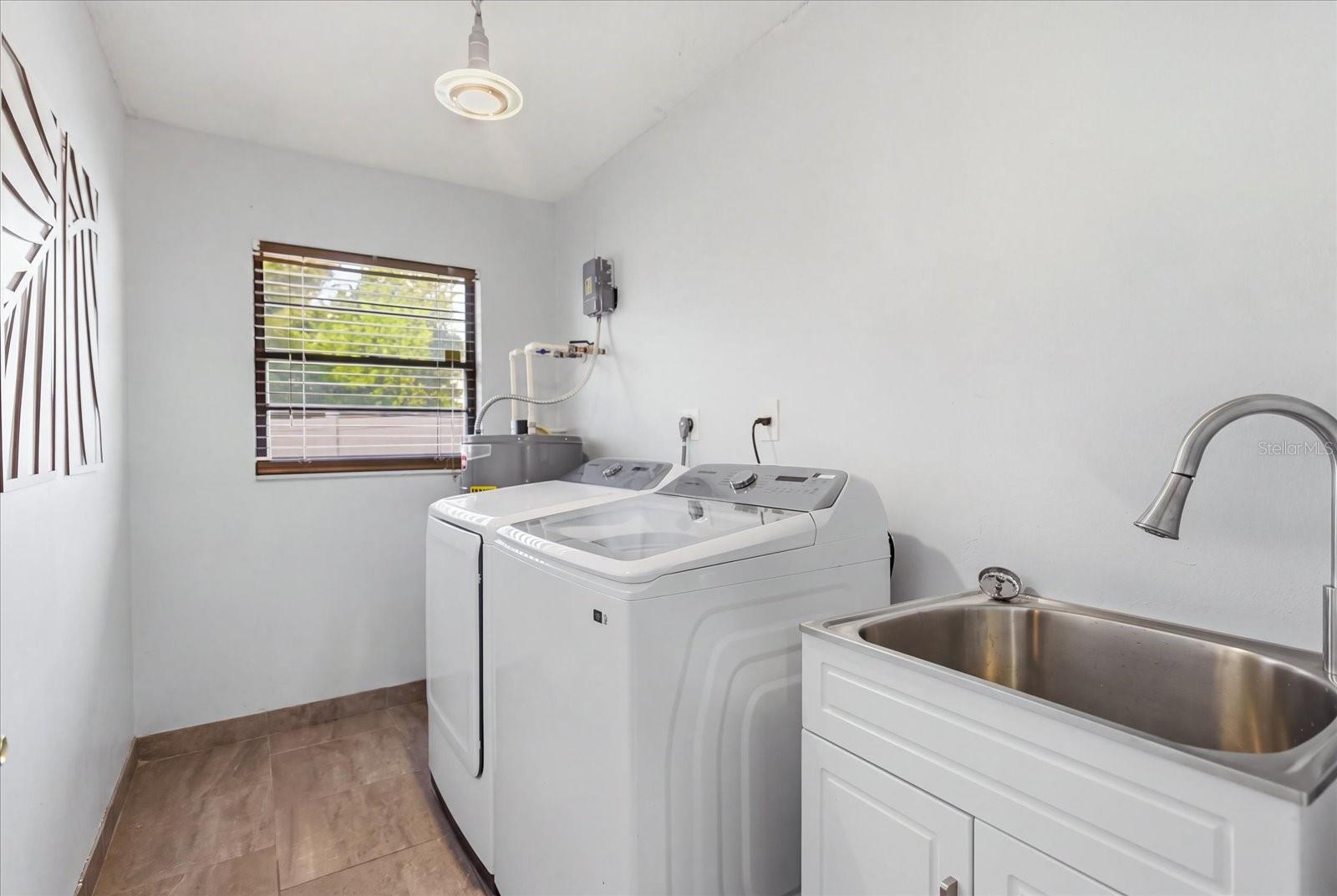 926 Plum Tree Ln Property Photo 29