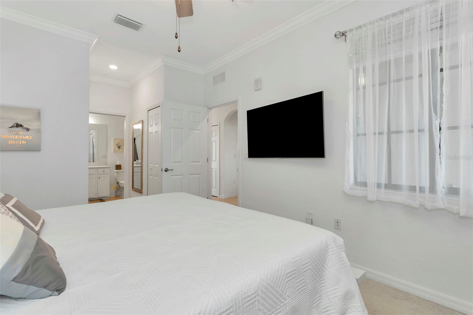 18028 Gawthrop Dr #402 Property Photo 9