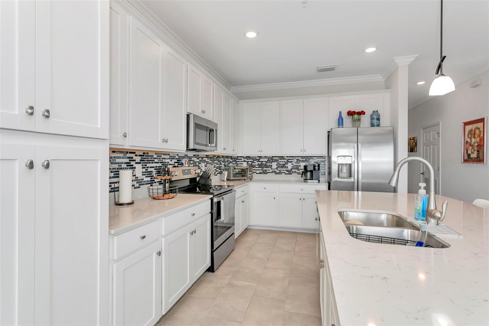 18028 Gawthrop Dr #402 Property Photo 24