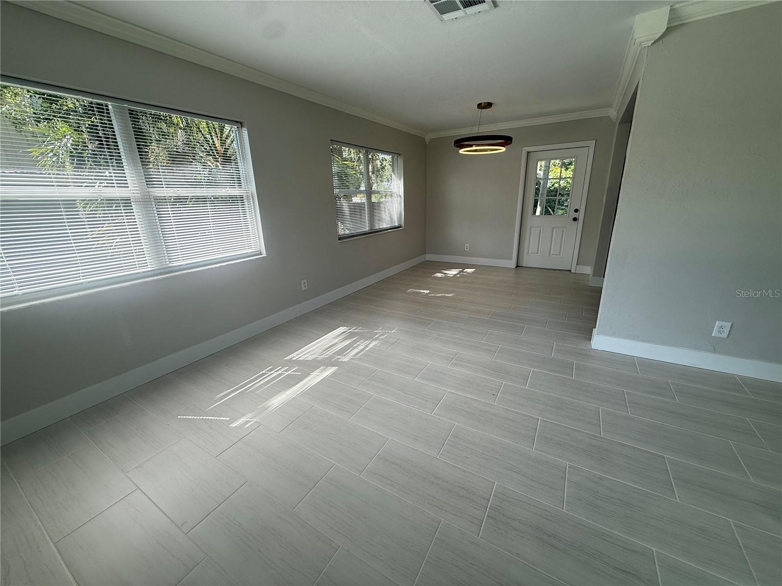 3135 Alta Vista St Property Photo 5