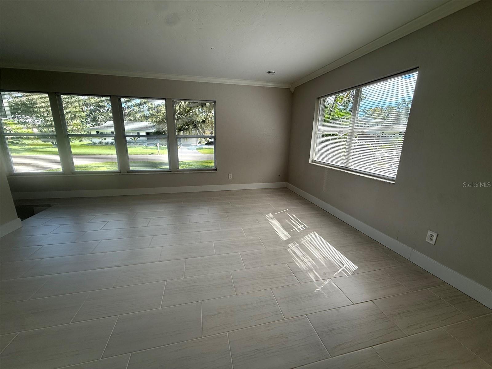 3135 Alta Vista St Property Photo 7