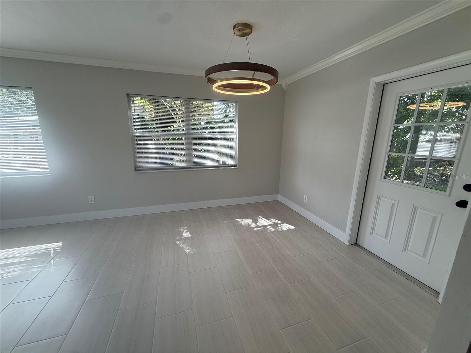 3135 Alta Vista St Property Photo 8