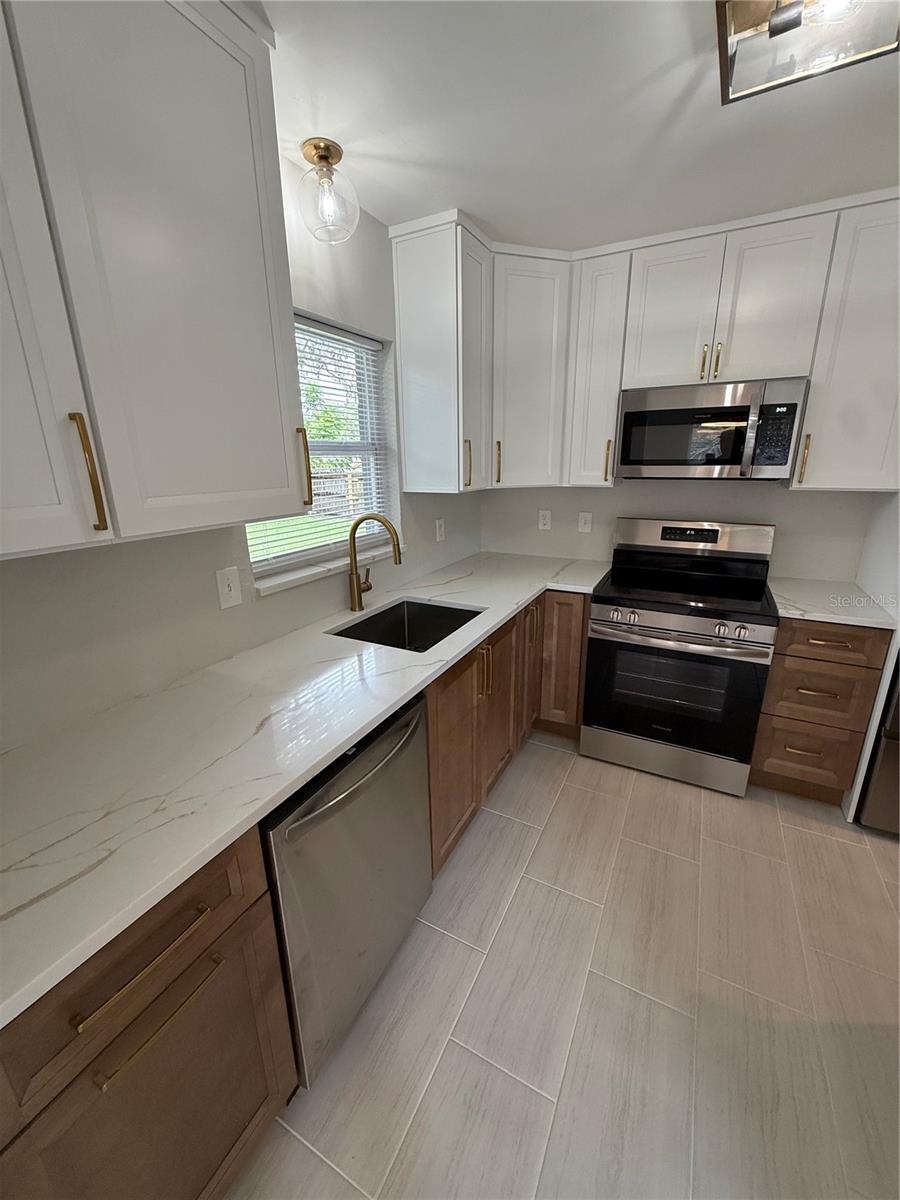 3135 Alta Vista St Property Photo 12