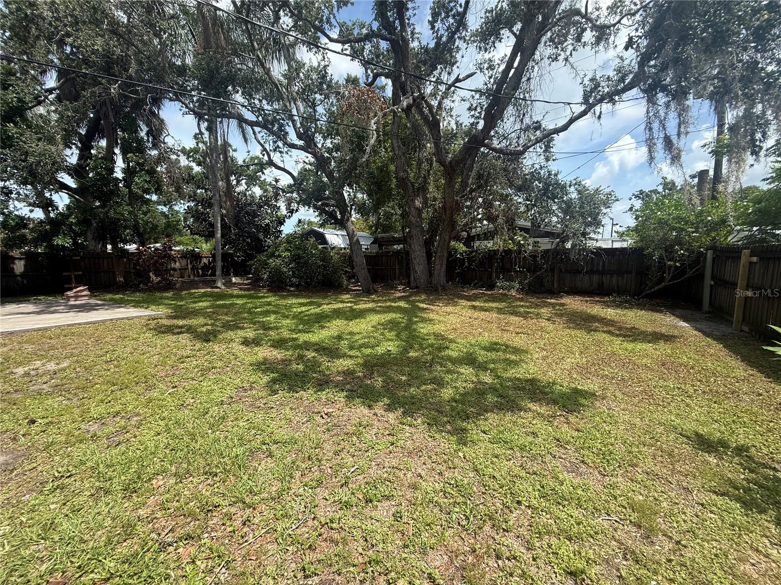 3135 Alta Vista St Property Photo 36