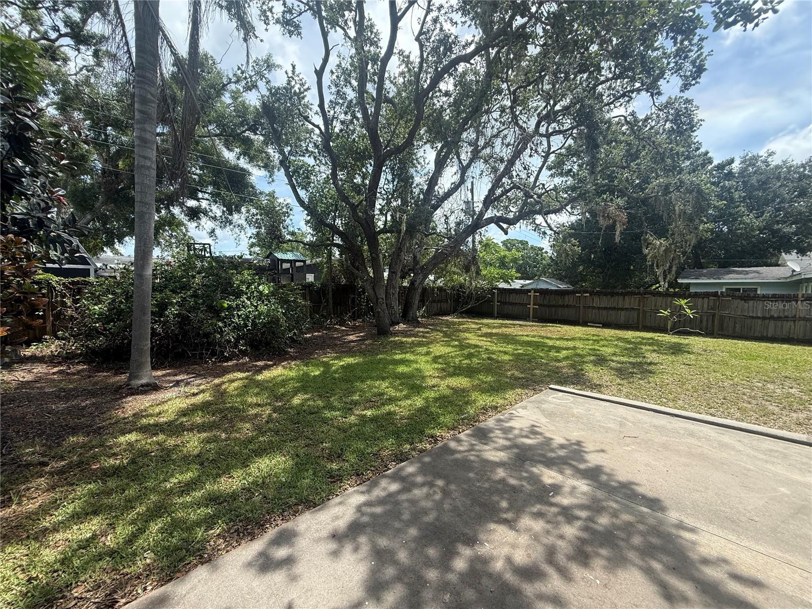 3135 Alta Vista St Property Photo 37