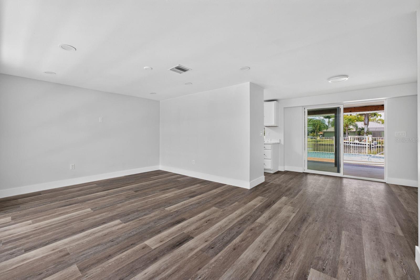 18321 Wolbrette Cir Property Photo 17