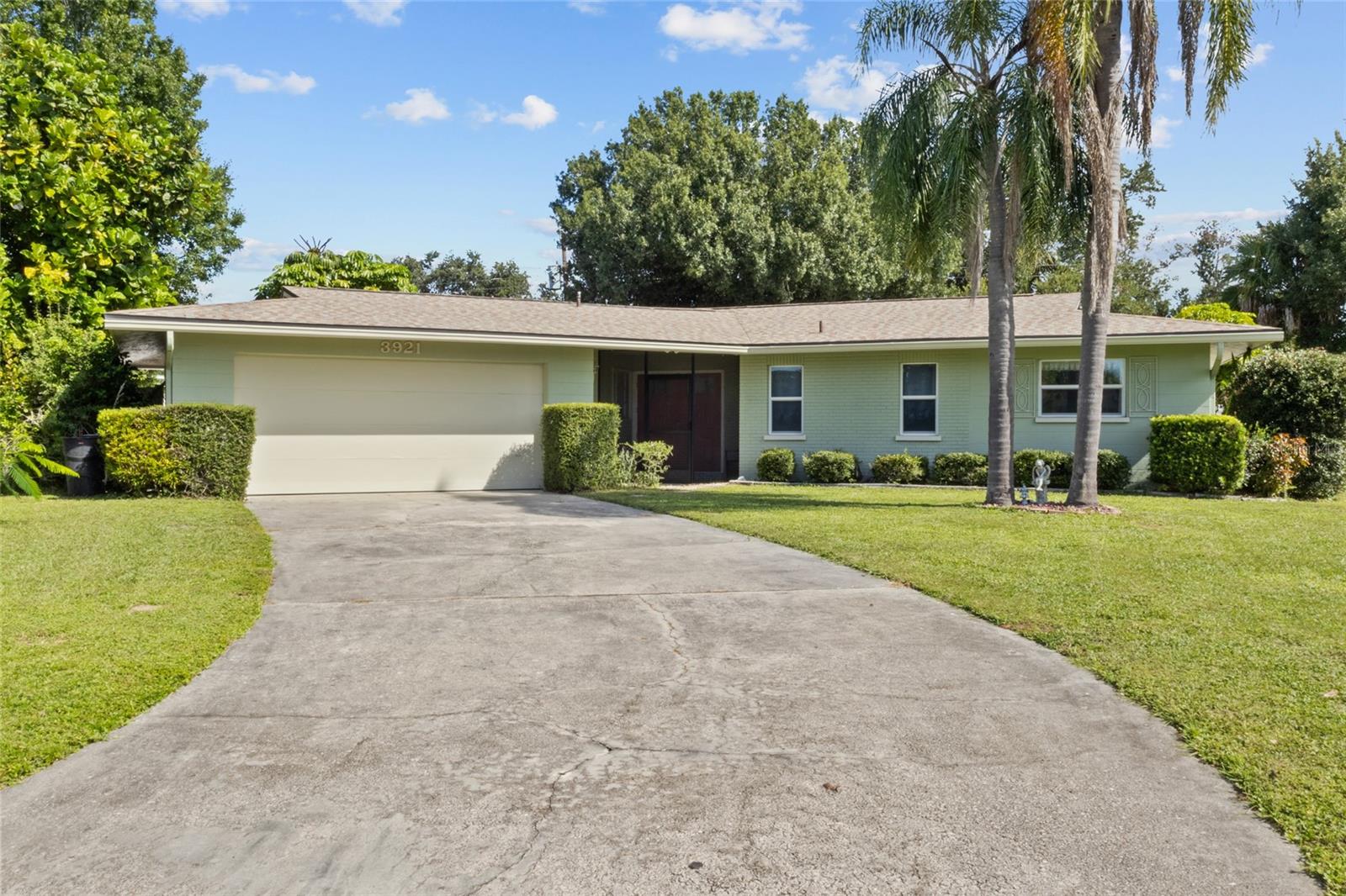 3921 Pin Oaks St Property Photo 1