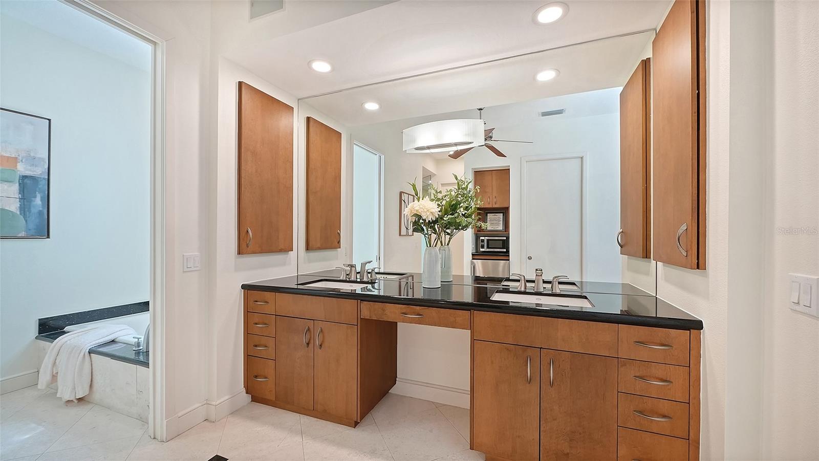 3718 Sandspur Ln Property Photo 20