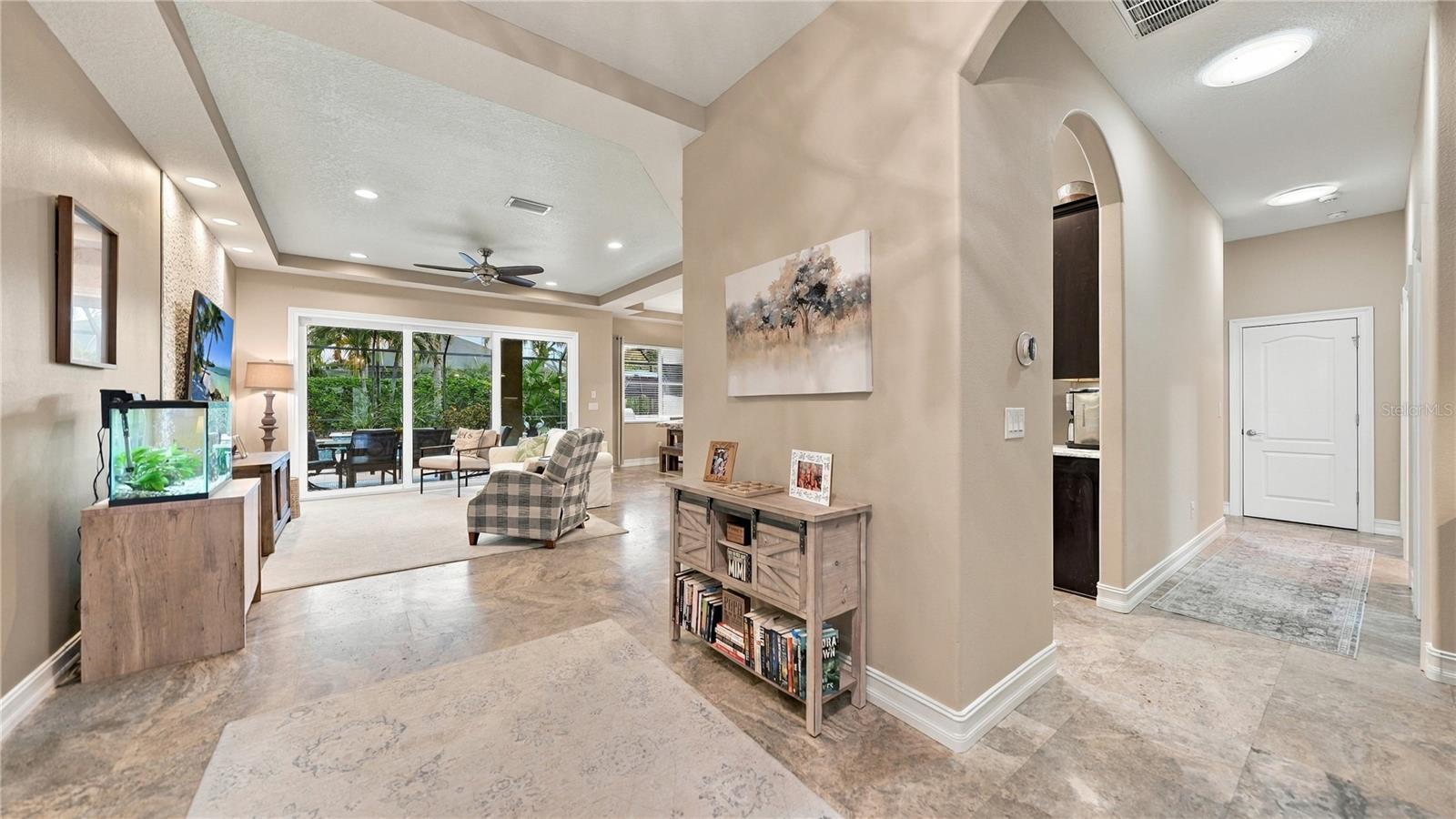 11403 Gramercy Park Ave Property Photo 4
