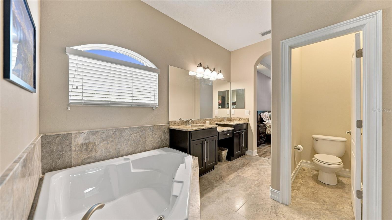 11403 Gramercy Park Ave Property Photo 22