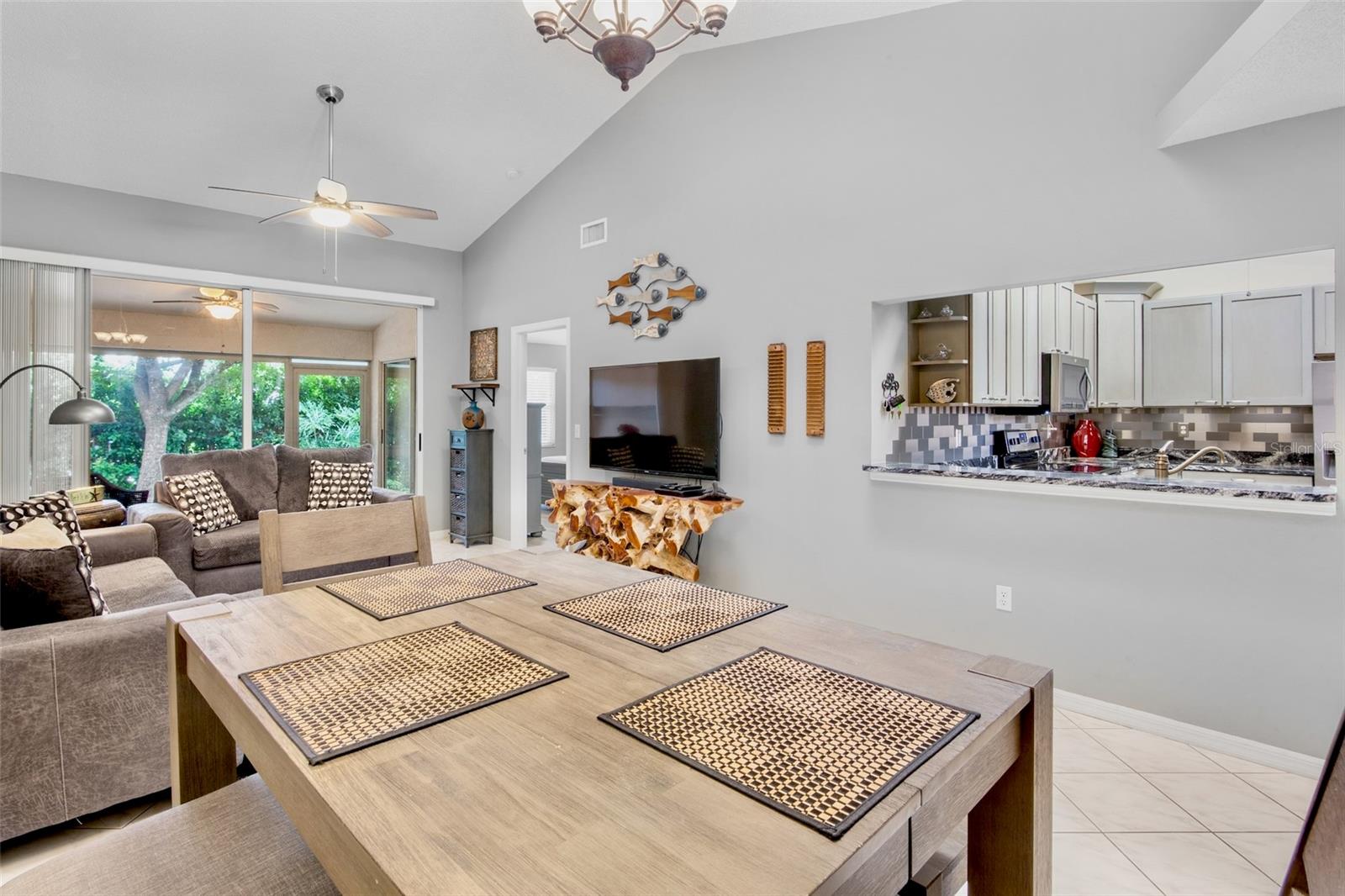 5607 Monte Rosso Rd Property Photo 6