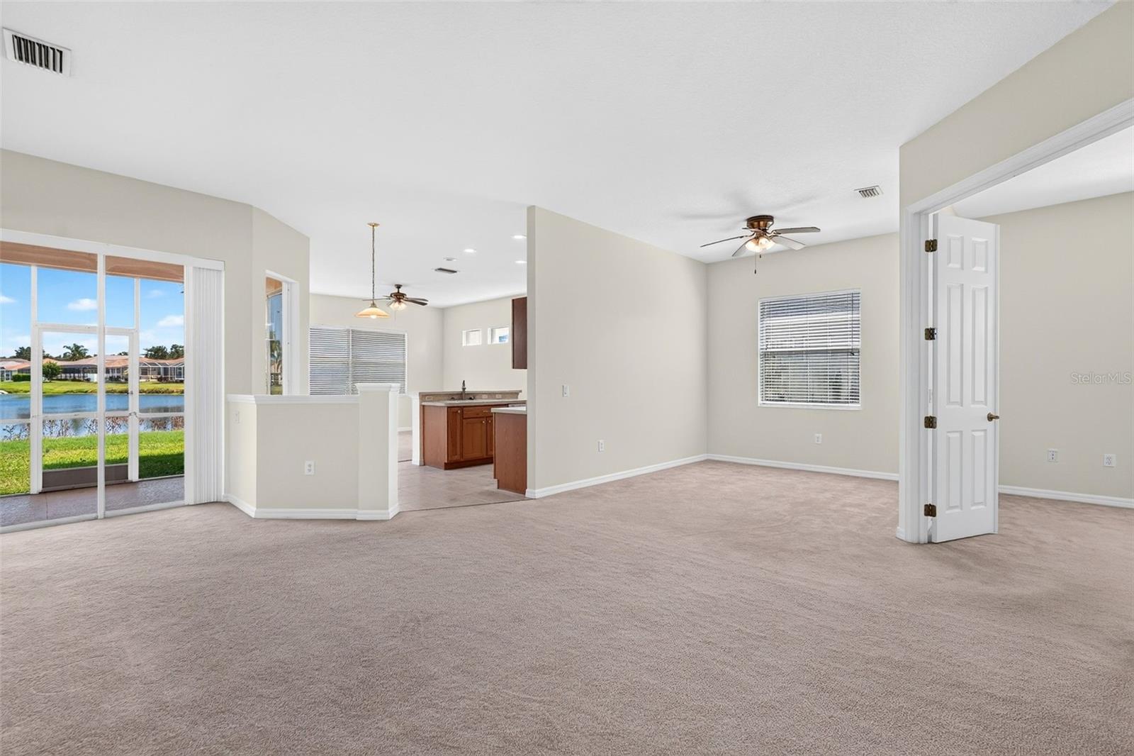 6407 67th St E Property Photo 5