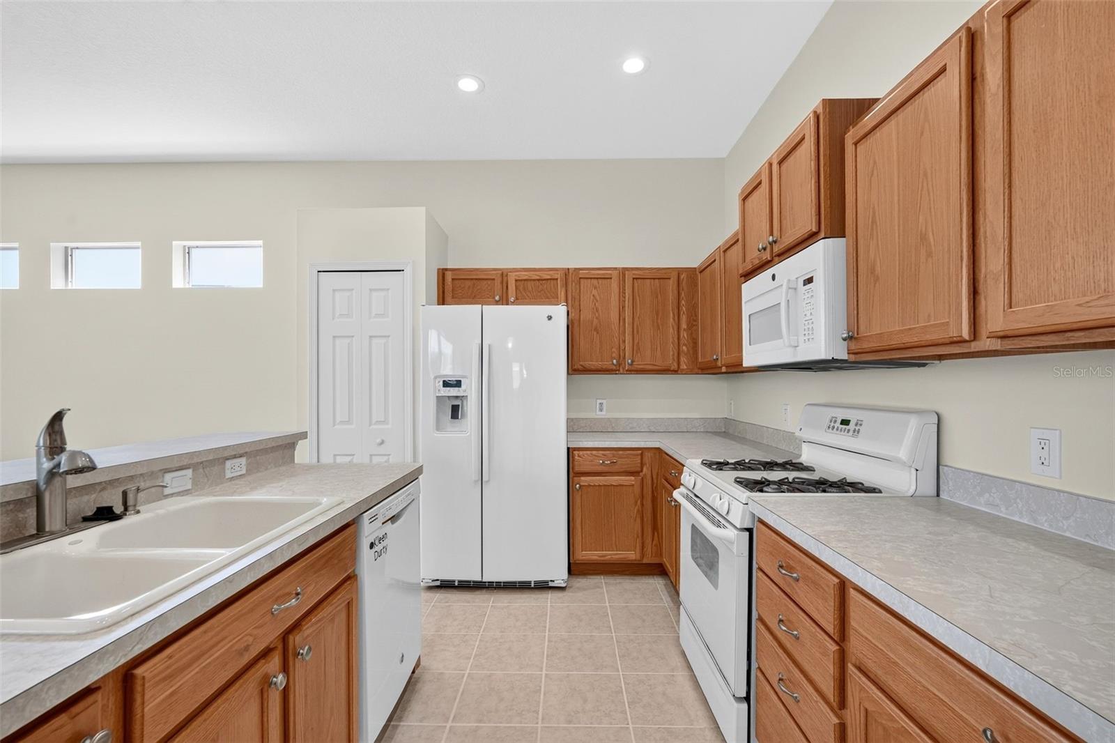 6407 67th St E Property Photo 9