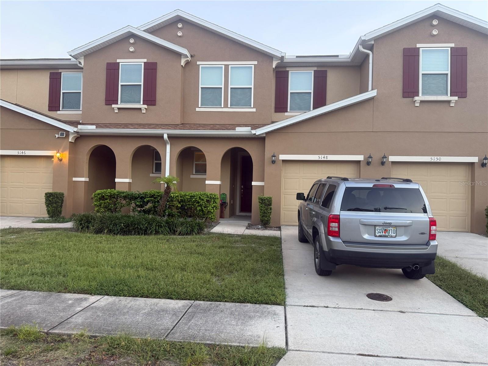 5148 CROWN HAVEN DR Property Photo 1