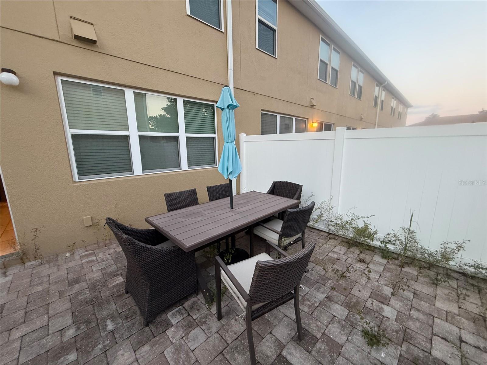 5148 Crown Haven Dr Property Photo 3